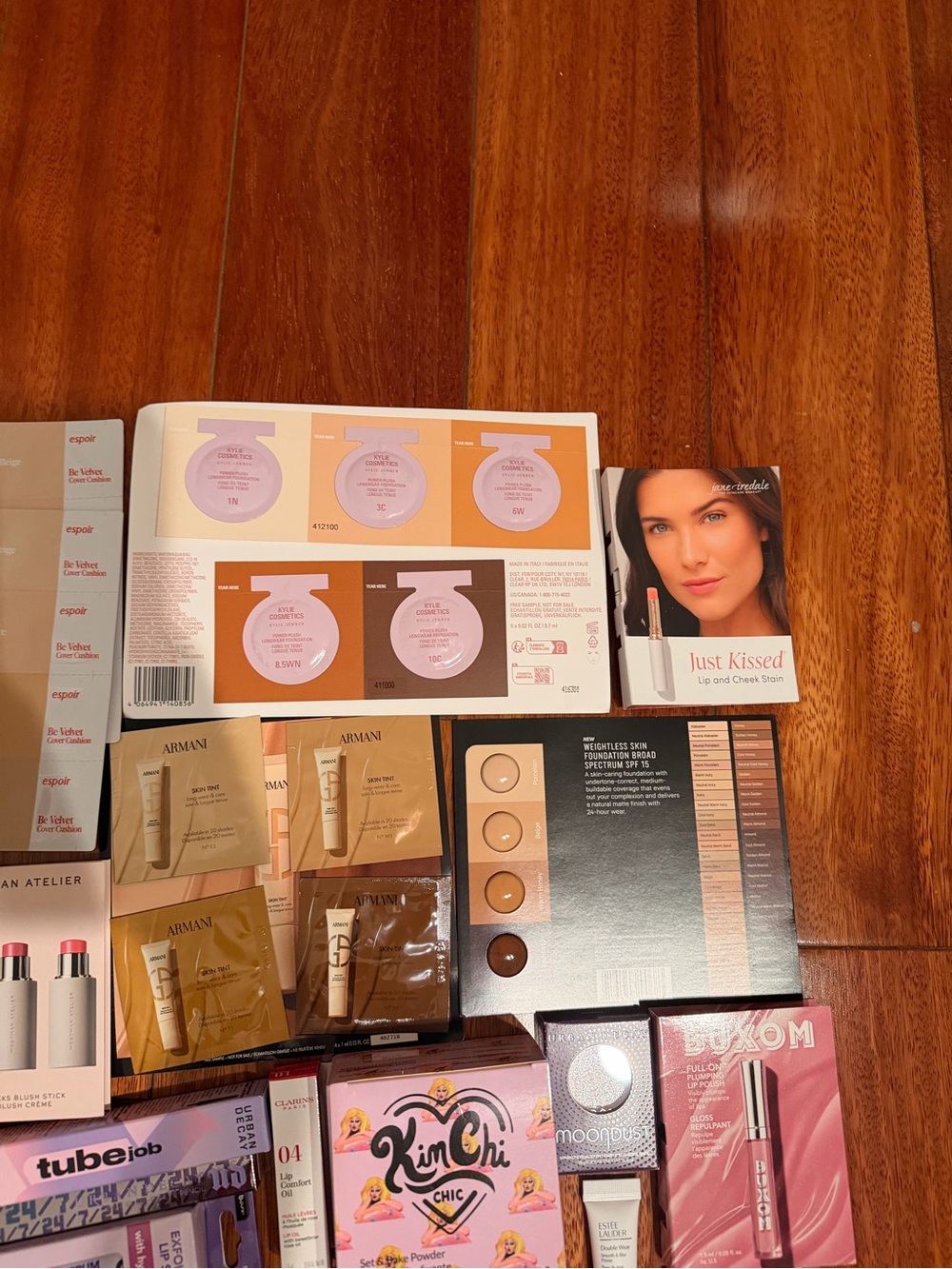Makeup Bundle - Picture 3 of 5